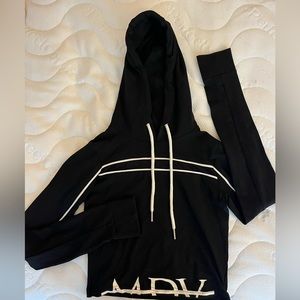 MDV (manière de voir) cropped long sleeve